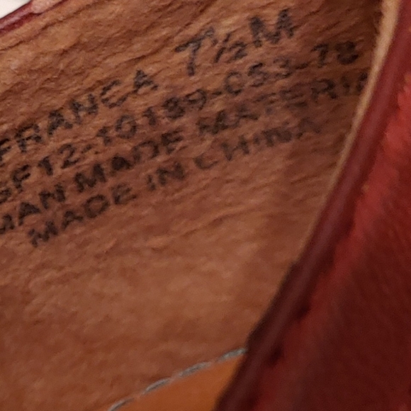 Yuu women's Franca slip on low heel wedge casual loafer red shoes size 7.5M - Picture 10 of 10